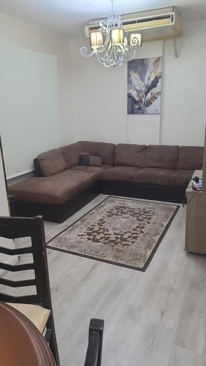 Rehab 2 Bedroom Center Apartment *